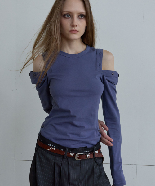 HERETIC(ヘレティック)の「BUTTON CUT-OFF T-SHIRT / purple-navy(Tシャツ/カットソー・レディース・その他・FREE)」の1枚目の写真