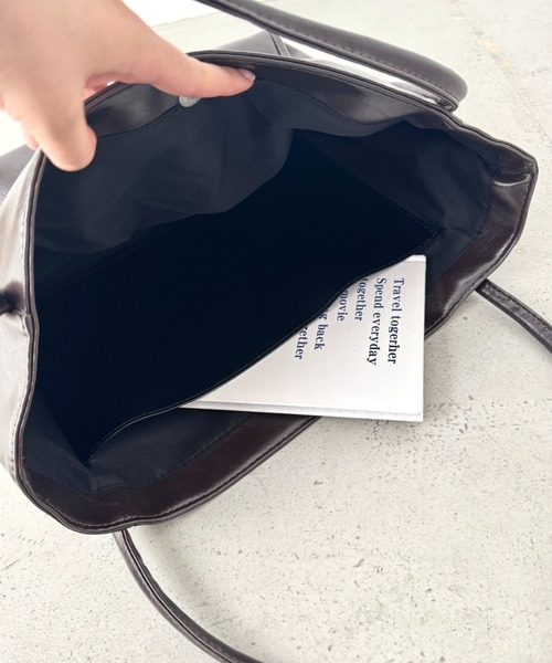 Loueme(ルエム)の「【A4サイズ対応】PUレザートートバッグ(ショルダーバッグ・レディース・ブラック/ブラウン/オフホワイト・FREE)」の20枚目の写真
