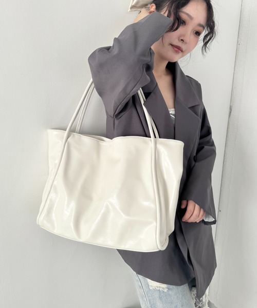 Loueme(ルエム)の「【A4サイズ対応】PUレザートートバッグ(ショルダーバッグ・レディース・ブラック/ブラウン/オフホワイト・FREE)」の10枚目の写真