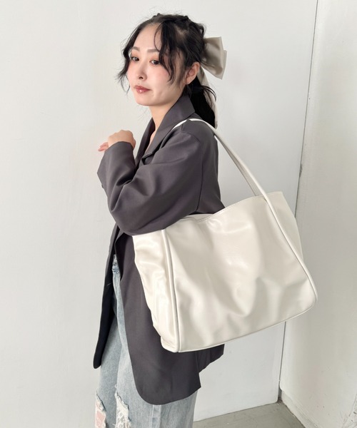 Loueme(ルエム)の「【A4サイズ対応】PUレザートートバッグ(ショルダーバッグ・レディース・ブラック/ブラウン/オフホワイト・FREE)」の8枚目の写真