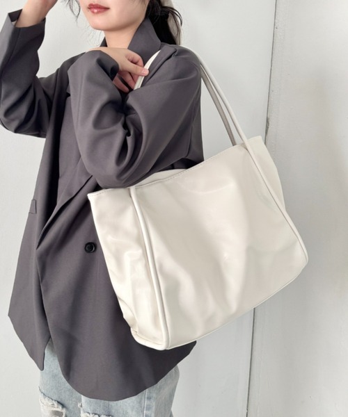 Loueme(ルエム)の「【A4サイズ対応】PUレザートートバッグ(ショルダーバッグ・レディース・ブラック/ブラウン/オフホワイト・FREE)」の12枚目の写真
