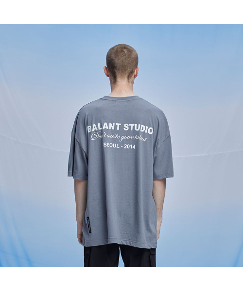 BALANT(バラント)の「クラシックスローガンスタジオTシャツ - グレー(Tシャツ/カットソー・メンズ・その他・MEDIUM/LARGE)」の3枚目の写真