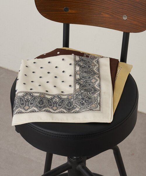 GALLARDAGALANTE（ガリャルダガランテ）の「ペイズリードットスカーフ（バンダナ/スカーフ・レディース・ブラウン/レモンイエロー/オフホワイト・FREE）」の2枚目の写真