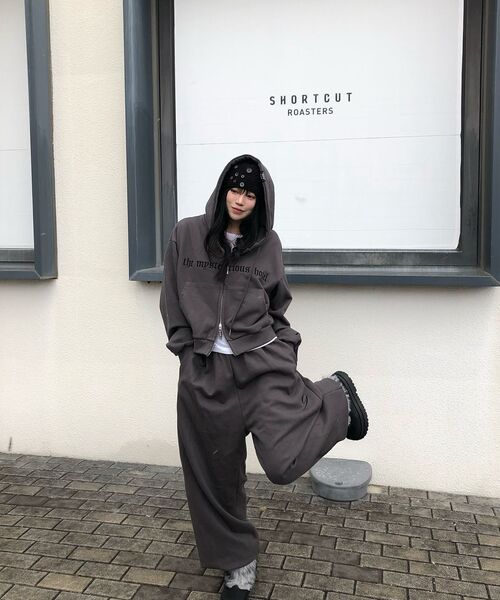 THE MYSTERIOUS HOTEL（ザミステリアスホテル）の「TMH ORIGIN HOODED ZIP-UP [2 Color]（パーカー・レディース・ブラック/チャコールグレー・FREE）」の13枚目の写真