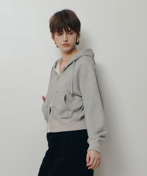 allureville(アルアバイル)の「裏毛ジップアップパーカー(パーカー・レディース・グレー系その他・2)」の3枚目の写真