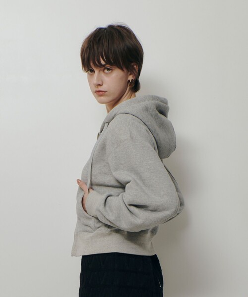 allureville(アルアバイル)の「裏毛ジップアップパーカー(パーカー・レディース・グレー系その他・2)」の4枚目の写真