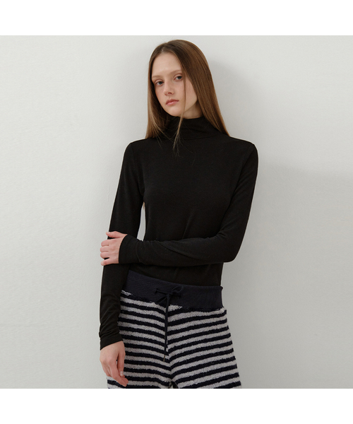 WEDNESDAYOASISFORWOMEN（ウェンズデー オアシス フォー ウーマン）の「ネスティベーシックタートルネック長袖Tシャツ_4COLOR (W25-TP50)（Tシャツ/カットソー・レディース・ライトグレー/ブラック/ダークブラウン/アイボリー・OS）」の2枚目の写真