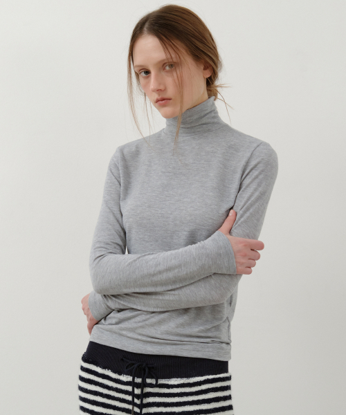 WEDNESDAYOASISFORWOMEN（ウェンズデー オアシス フォー ウーマン）の「ネスティベーシックタートルネック長袖Tシャツ_4COLOR (W25-TP50)（Tシャツ/カットソー・レディース・ライトグレー/ブラック/ダークブラウン/アイボリー・OS）」の6枚目の写真