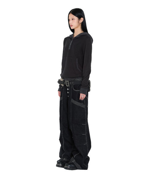 AAKAM（アーカム）の「Knee Pin-Tuck Stitched Denim Pants (Black)（デニムパンツ・レディース・その他・1/2）」の5枚目の写真