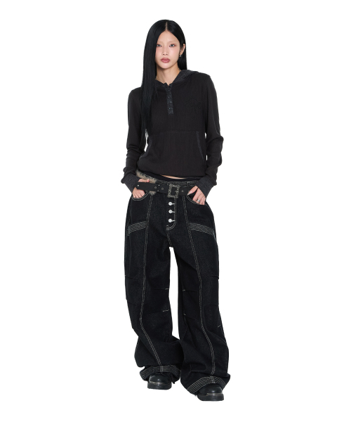 AAKAM（アーカム）の「Knee Pin-Tuck Stitched Denim Pants (Black)（デニムパンツ・レディース・その他・1/2）」の8枚目の写真