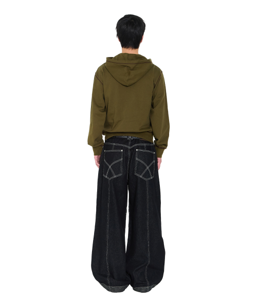 AAKAM（アーカム）の「Knee Pin-Tuck Stitched Denim Pants (Black)（デニムパンツ・レディース・その他・1/2）」の13枚目の写真