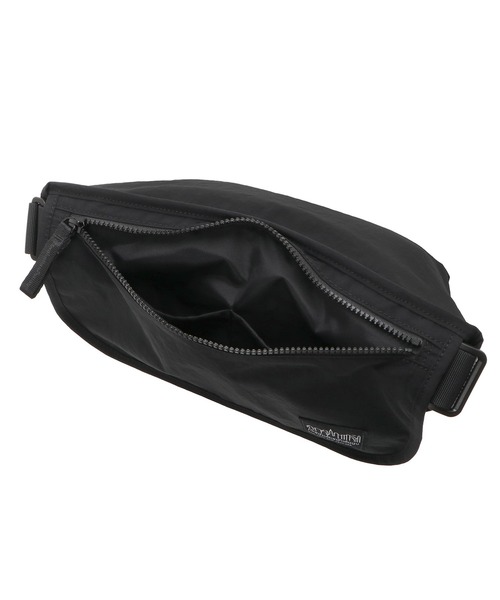 Manhattan Portage BLACK LABEL（マンハッタンポーテージ　ブラックレーベル）の「STANDARD MESSENGER BAG(XS) MGNT NYLON TUSSAH（メッセンジャーバッグ・メンズ・ブラック/ブラウン/ベージュ・X-SMALL）」の9枚目の写真