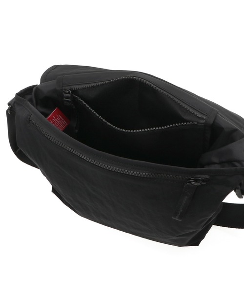 Manhattan Portage BLACK LABEL（マンハッタンポーテージ　ブラックレーベル）の「STANDARD MESSENGER BAG(XS) MGNT NYLON TUSSAH（メッセンジャーバッグ・メンズ・ブラック/ブラウン/ベージュ・X-SMALL）」の11枚目の写真