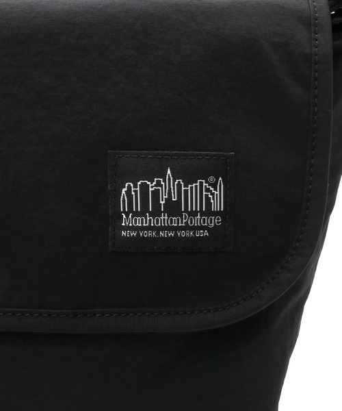 Manhattan Portage BLACK LABEL（マンハッタンポーテージ　ブラックレーベル）の「STANDARD MESSENGER BAG(XS) MGNT NYLON TUSSAH（メッセンジャーバッグ・メンズ・ブラック/ブラウン/ベージュ・X-SMALL）」の12枚目の写真