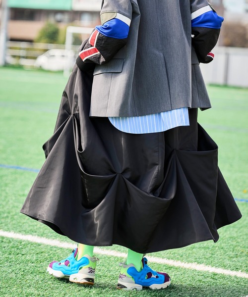 OMMO(オーエムエムオー)の「UP TUCK VOLUME SK(スカート・レディース・ブラック/カーキ/ブルー・36/38)」の9枚目の写真