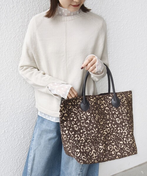 SHIPS(シップス)の「【WEB限定】ジャカード トート バッグ(トートバッグ・レディース・ネイビー/ブラウン/ブラック・ONE SIZE)」の2枚目の写真