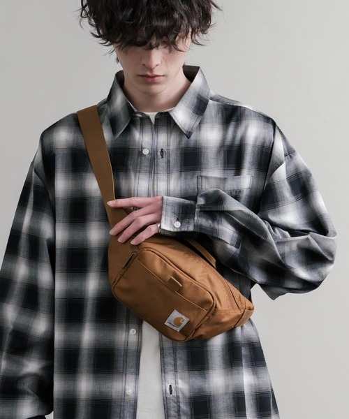 Carhartt(カーハート)の「Carhartt カーハート CLASSIC WAIST PACK/ワンポイントロゴボディバッグ(ボディバッグ/ウエストポーチ・メンズ・ブラック/ピンクベージュ/グレー/ブラウン/カモフラージュ・FREE)」の14枚目の写真
