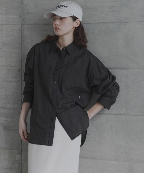 URBAN RESEARCH Sonny Label(アーバンリサーチサニーレーベル)の「ドビーチェックアシメシャツ(シャツ/ブラウス・レディース・ブラウン/ブルー/ベージュ・FREE)」の2枚目の写真