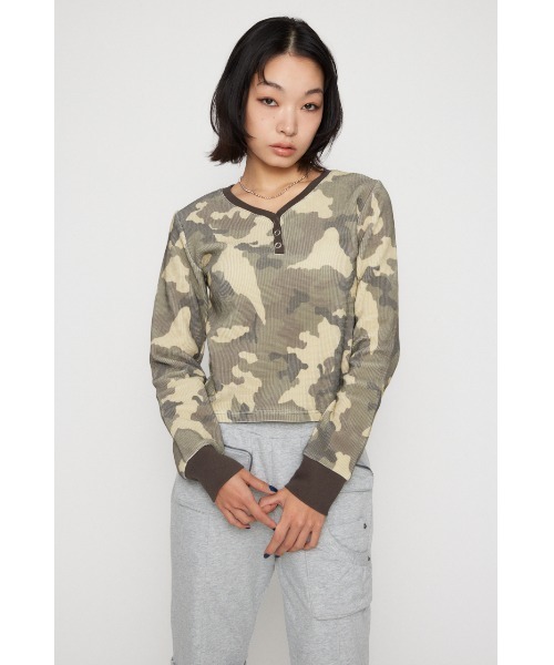 LAGUA GEM(ラグアジェム)の「CAMOUFLAGE CUT トップス(Tシャツ/カットソー・レディース・グレー/カーキ・FREE)」の4枚目の写真