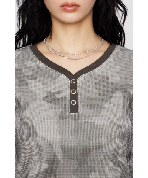 LAGUA GEM(ラグアジェム)の「CAMOUFLAGE CUT トップス(Tシャツ/カットソー・レディース・グレー/カーキ・FREE)」の13枚目の写真