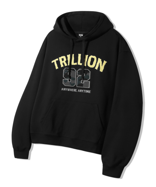 TRILLION(トリリオン)の「カモアプリケグラフィックオーバーサイズフードパーカー_ブラック(パーカー・レディース・その他・M/L/XL)」の1枚目の写真