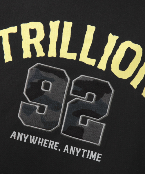TRILLION(トリリオン)の「カモアプリケグラフィックオーバーサイズフードパーカー_ブラック(パーカー・レディース・その他・M/L/XL)」の7枚目の写真