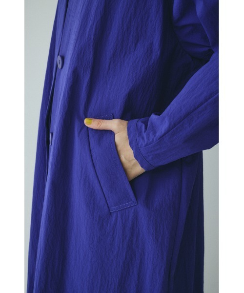 HeRIN.CYE(ヘリンドットサイ)の「Soutien collar coat ステンカラーコート(ステンカラーコート・レディース・ブラック/ブルー/オフホワイト・FREE)」の4枚目の写真