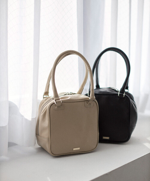 Firsthand（ファーストハンド）の「Firsthand/ファーストハンド レザー キュービック ボストンバッグ / 牛革 / 撥水レザー（ボストンバッグ・レディース・ベージュ/ブラック・ONE SIZE）」の9枚目の写真