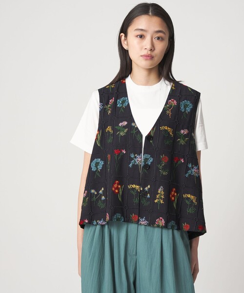 CITEN（シテン）の「＜CITEN＞ブロックフラワーシシュウベスト（ベスト・レディース・オフホワイト/ブラック・FREE）」の17枚目の写真