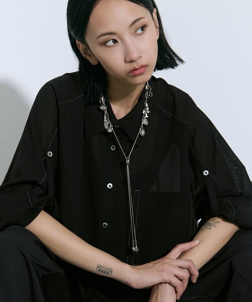 TOGA PULLA（トーガ　プルラ）の「【TOGA PULLA/トーガプルラ】Metal motif loop tie/メタルモチーフループタイ（ネックレス・レディース・シルバー・FREE）」の4枚目の写真