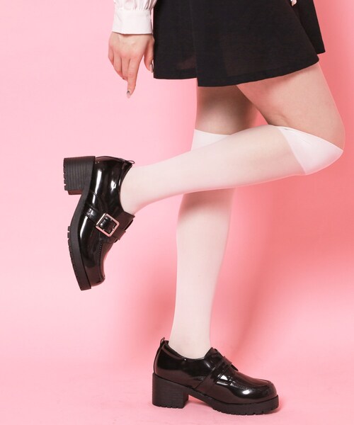 cs T&P(シーエスティーアンドピー)の「ワンベルトバックルローファー(パンプス・レディース・ブラック/ダークブラウン系1/ブラック系1・24.5cm/23.5cm/24.0cm/23.0cm/22.5cm/25.0cm)」の1枚目の写真