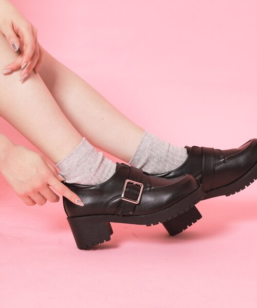 cs T&P(シーエスティーアンドピー)の「ワンベルトバックルローファー(パンプス・レディース・ブラック/ダークブラウン系1/ブラック系1・24.5cm/23.5cm/24.0cm/23.0cm/22.5cm/25.0cm)」の2枚目の写真