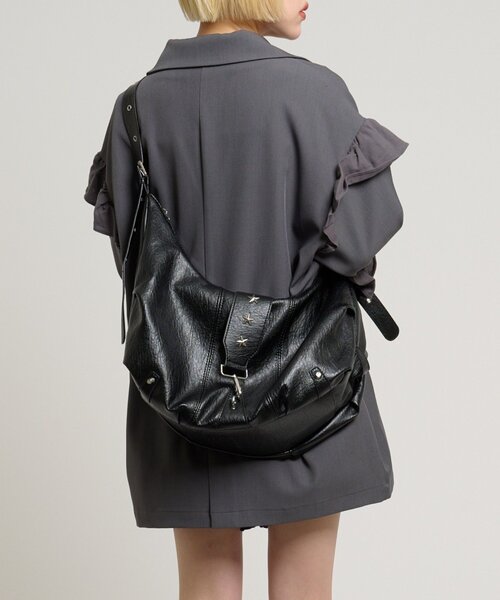 w closet（ダブルクローゼット）の「スターバックルマルチWAYバッグ（トートバッグ・レディース・ブラック/ブラウン・FREE）」の2枚目の写真