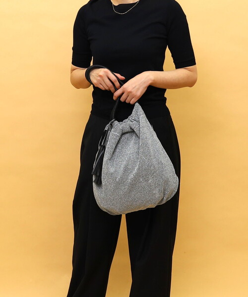 COOCO（クーコ）の「ラメ生地ループハンドルトートバッグ（トートバッグ・レディース・ネイビー/ピンクベージュ/サックスブルー/シルバー・FREE）」の4枚目の写真