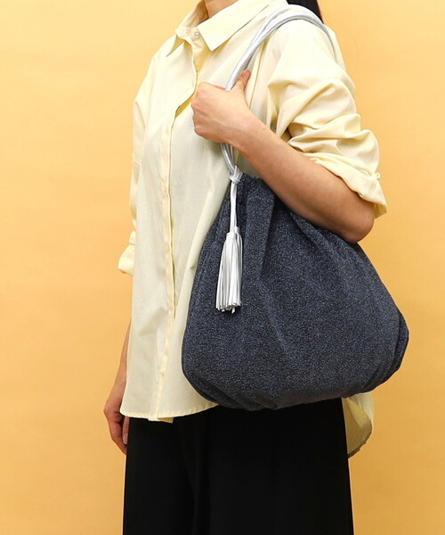 COOCO（クーコ）の「ラメ生地ループハンドルトートバッグ（トートバッグ・レディース・ネイビー/ピンクベージュ/サックスブルー/シルバー・FREE）」の17枚目の写真