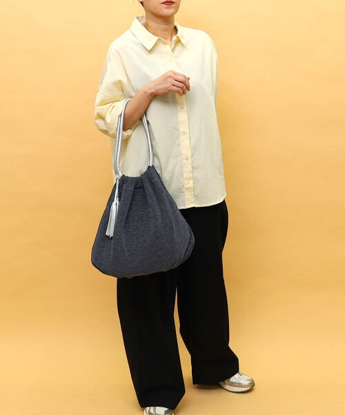 COOCO（クーコ）の「ラメ生地ループハンドルトートバッグ（トートバッグ・レディース・ネイビー/ピンクベージュ/サックスブルー/シルバー・FREE）」の19枚目の写真