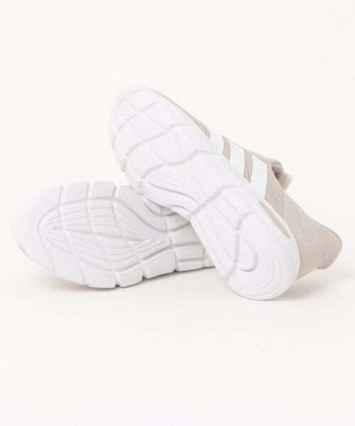adidas(アディダス)の「adidas アディダス CF FLEX LOUNGE RAPIDFIT レディーススニーカー(CFフレックスラウンジラピッドフィット)(スニーカー・レディース・ベージュ/グレー・22.5cm/23.0cm/23.5cm/24.0cm/24.5cm/25.0cm)」の4枚目の写真