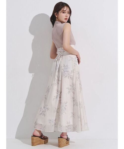 MERCURYDUO(マーキュリーデュオ)の「花柄ドッキングバックレースアップワンピース(ワンピース・レディース・ブラック/グリーン/ベージュ・MEDIUM/SMALL)」の4枚目の写真