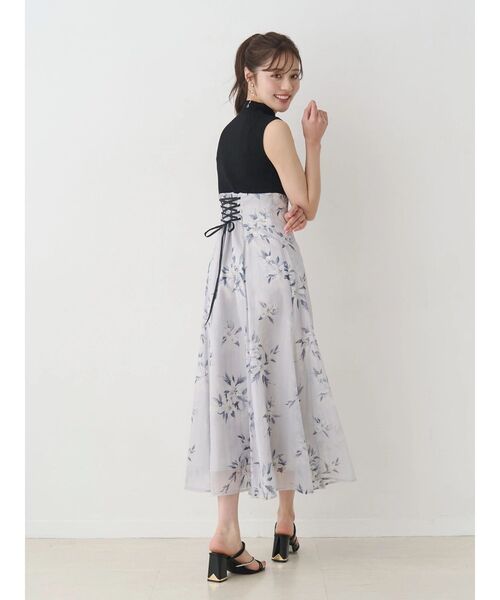 MERCURYDUO(マーキュリーデュオ)の「花柄ドッキングバックレースアップワンピース(ワンピース・レディース・ブラック/グリーン/ベージュ・MEDIUM/SMALL)」の17枚目の写真