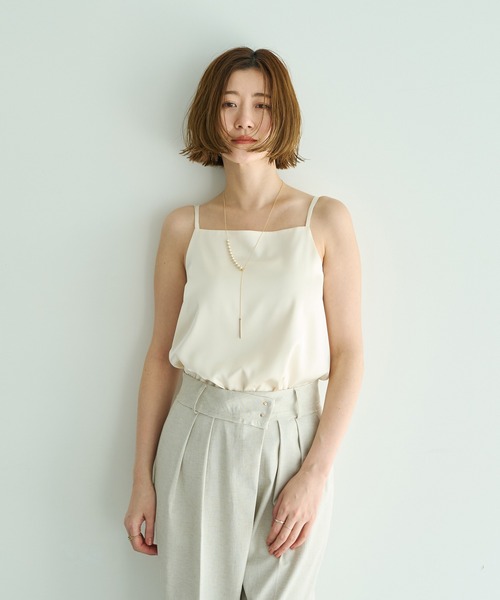 YECCA VECCA（イェッカヴェッカ）の「ボートネックサテンキャミ（キャミソール・レディース・ブラウン/ブラック/アイボリー・FREE）」の4枚目の写真