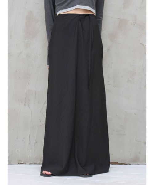 Ungrid（アングリッド）の「ウエストデザインフィットアイラインスカート（スカート・レディース・ブルー/ブラック/アイボリー・MEDIUM/SMALL）」の2枚目の写真