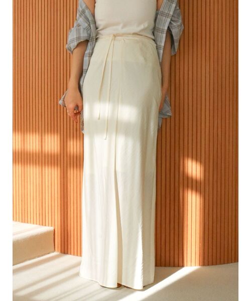 Ungrid（アングリッド）の「ウエストデザインフィットアイラインスカート（スカート・レディース・ブルー/ブラック/アイボリー・MEDIUM/SMALL）」の17枚目の写真