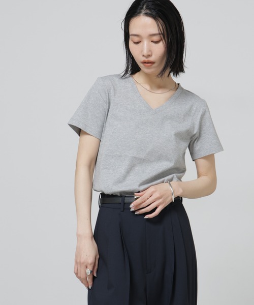 NANO universe(ナノユニバース)の「Anti Soaked(R) 汗染み防止VネックTシャツ(Tシャツ/カットソー・レディース・トップグレー/ブラック/ホワイト/チャコール・S/M/L)」の3枚目の写真