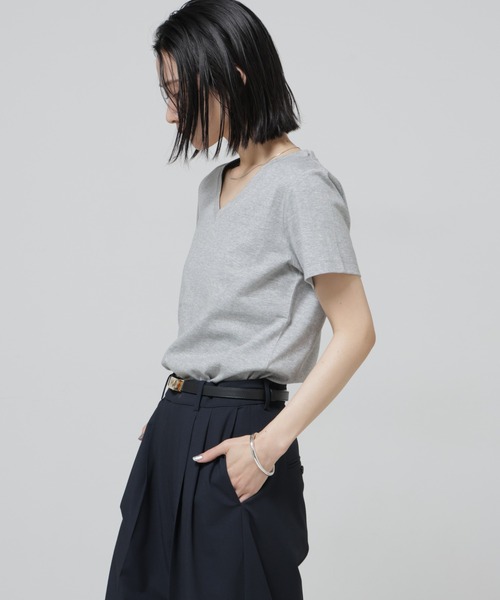 NANO universe(ナノユニバース)の「Anti Soaked(R) 汗染み防止VネックTシャツ(Tシャツ/カットソー・レディース・トップグレー/ブラック/ホワイト/チャコール・S/M/L)」の11枚目の写真