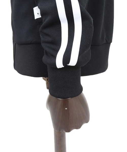 No Rain No Rainbow(ノーレインノーレインボー)の「mj11429-track jacket with pick patch トラックジャケット(NR26S-13)(ブルゾン・メンズ・ブラック×ブラック/ブラック×ホワイト/ライトグレー・XL/L/M/S)」の22枚目の写真