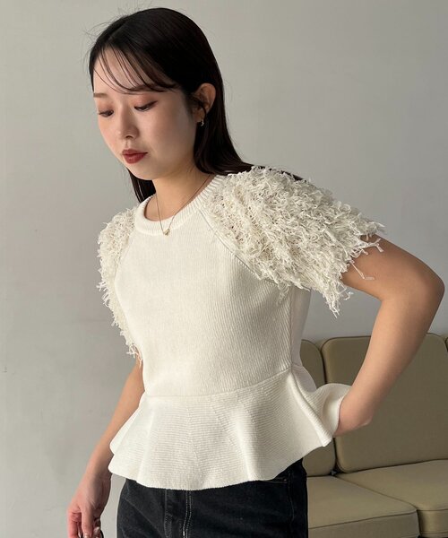 CAPRICIEUX LE'MAGE（カプリシューレマージュ）の「フリンジペプラムニット（ニット/セーター・レディース・チャコールグレー/ベージュ/ホワイト・FREE）」の8枚目の写真