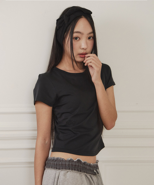 UUUUP(ユープ)の「スムージークロップTシャツ - ブラック(Tシャツ/カットソー・レディース・その他・MEDIUM/SMALL)」の1枚目の写真