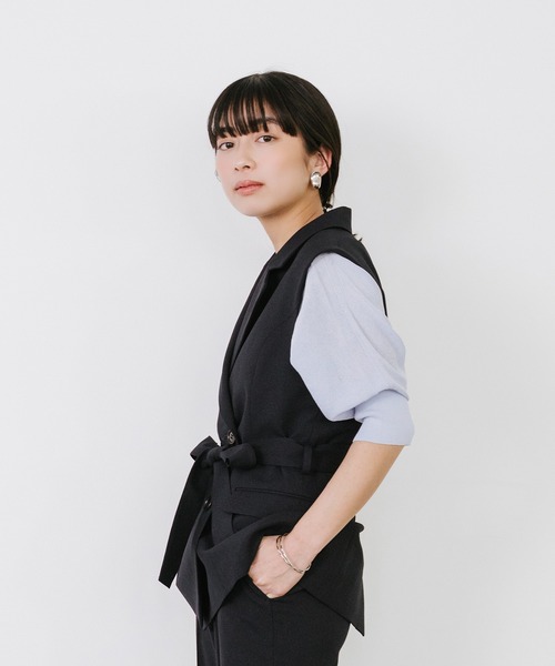 Sirin(シリン)の「≪セットアップ可≫ ウエストベルトリネンライクジレ(ベスト・レディース・ネイビー/ベージュ・FREE)」の17枚目の写真