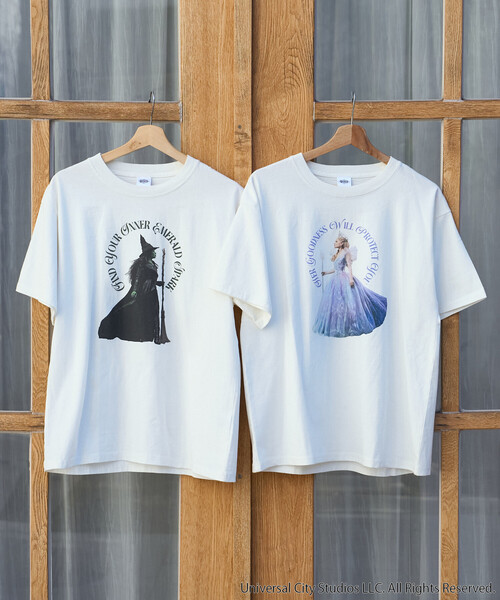 FREAK'S STORE(フリークスストア)の「『WICKED』 “エルファバ Tシャツ/ウィキッド(Tシャツ/カットソー・レディース・オフホワイト/チャコール・フリ-)」の3枚目の写真