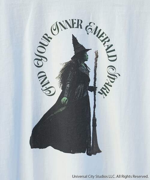 FREAK'S STORE(フリークスストア)の「『WICKED』 “エルファバ Tシャツ/ウィキッド(Tシャツ/カットソー・レディース・オフホワイト/チャコール・フリ-)」の6枚目の写真